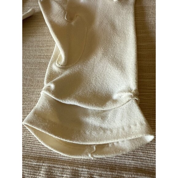 Vintage 1960s White Cotton Gloves – Scalloped Stitch Dress Gloves, Mid Length - Picture 9 of 13